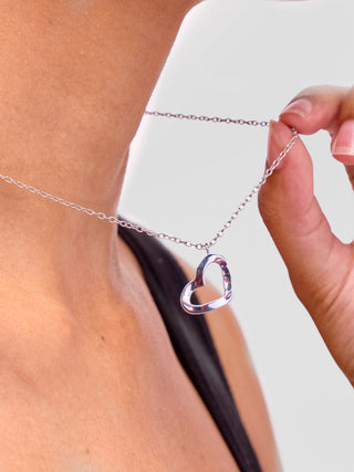 Kiota Delicate Pendant Necklace
