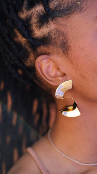 Maxi Twisted Sia Stud Earrings